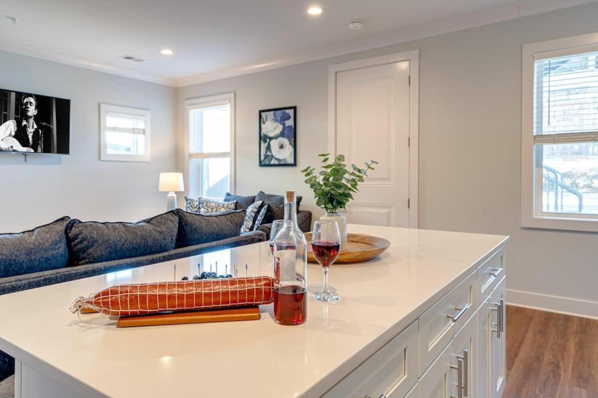 Holiday home Mesmerize Melrose - 5 Mins To Broadway - Rooftop Deck Nashville