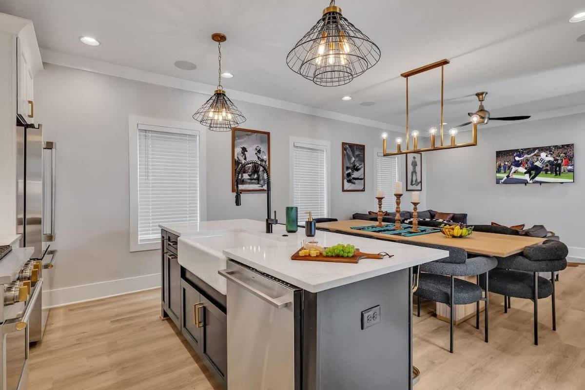 Bass - Private Rooftop - 8 Mins To Broadway Holiday home