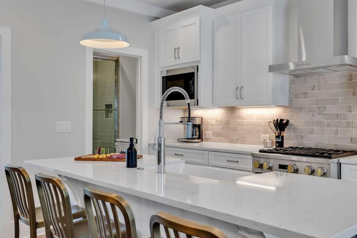 Holiday home Soprano - Private Rooftop - 8 Mins To Broadway