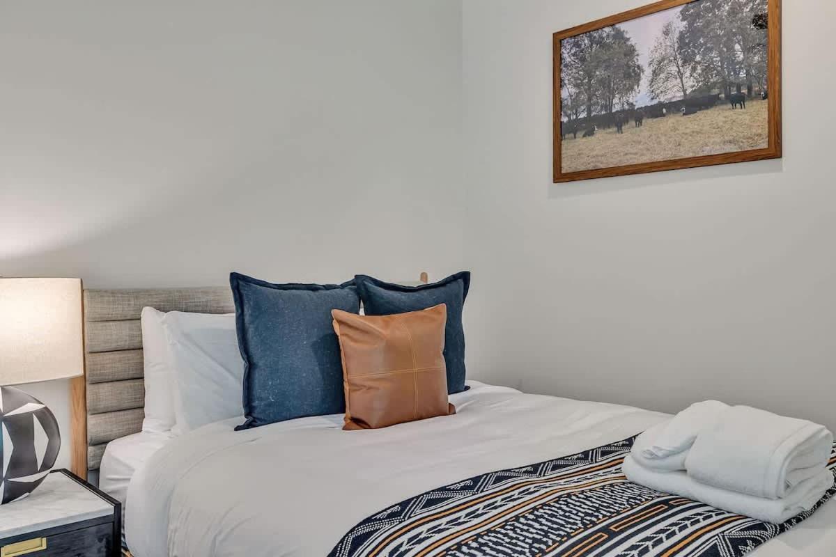Holiday home Bass - Private Rooftop - 8 Mins To Broadway
