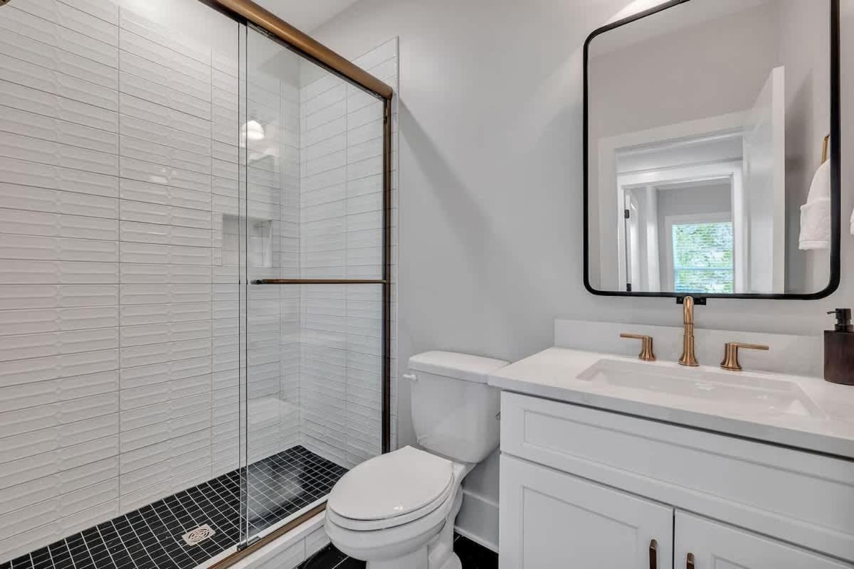Holiday home Bass - Private Rooftop - 8 Mins To Broadway *