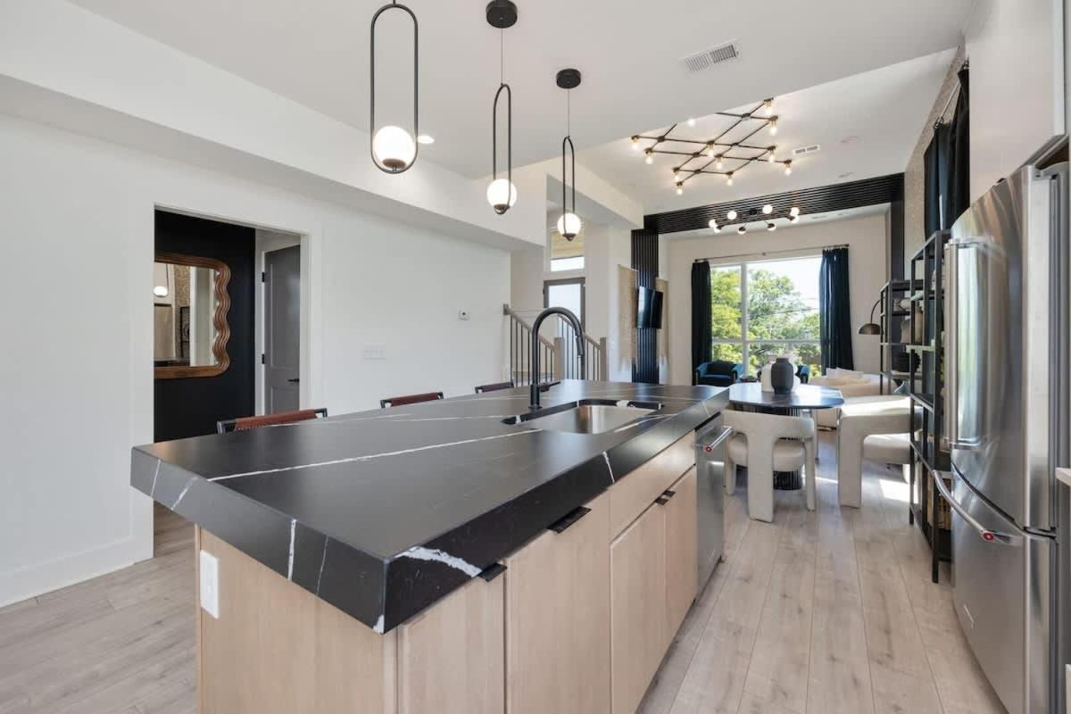 Enchant - Stunning Views - Modern Luxe Nashville