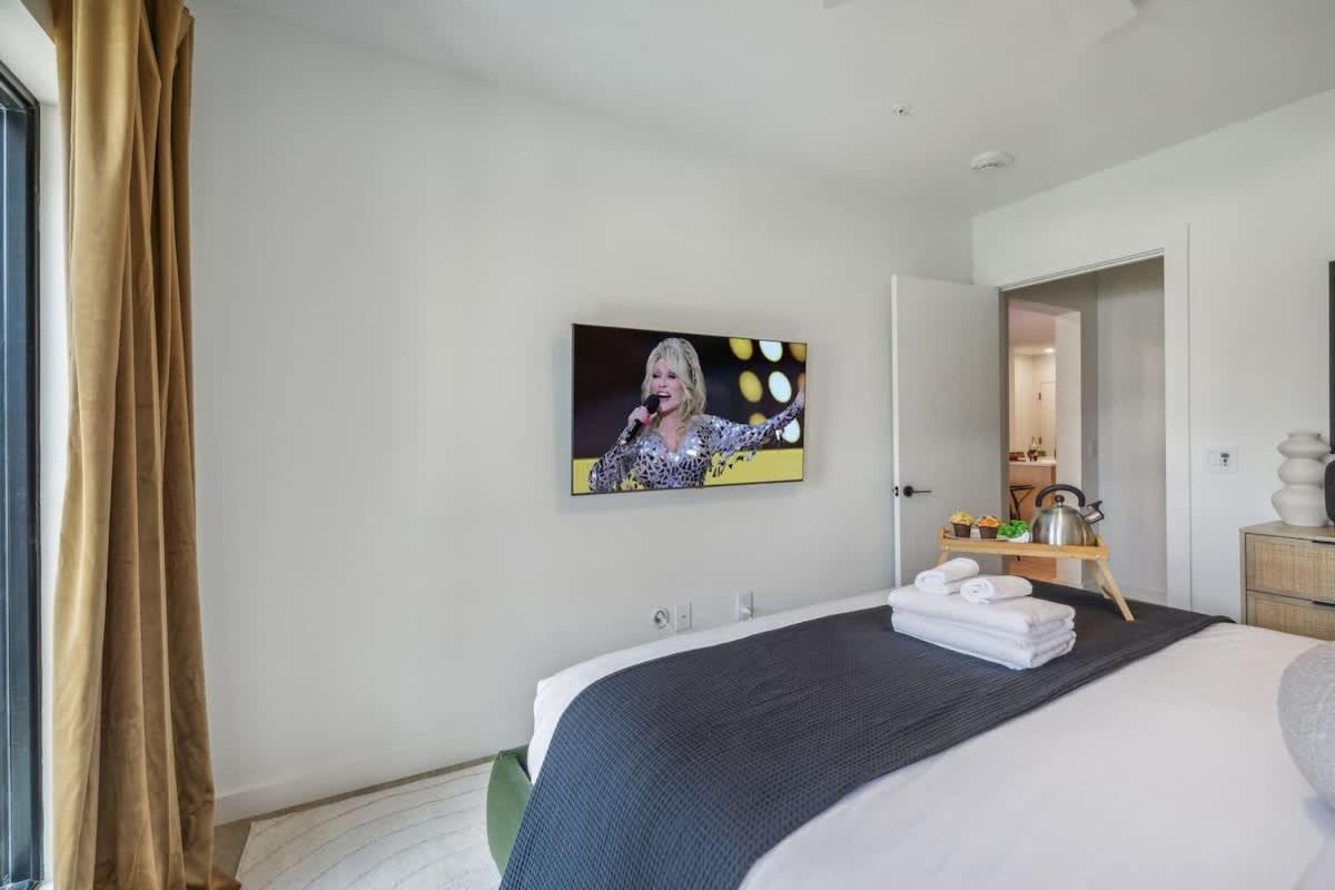 Hyve - Harmony Strum - Walk To Broadway - Pool & Gym Holiday home Nashville