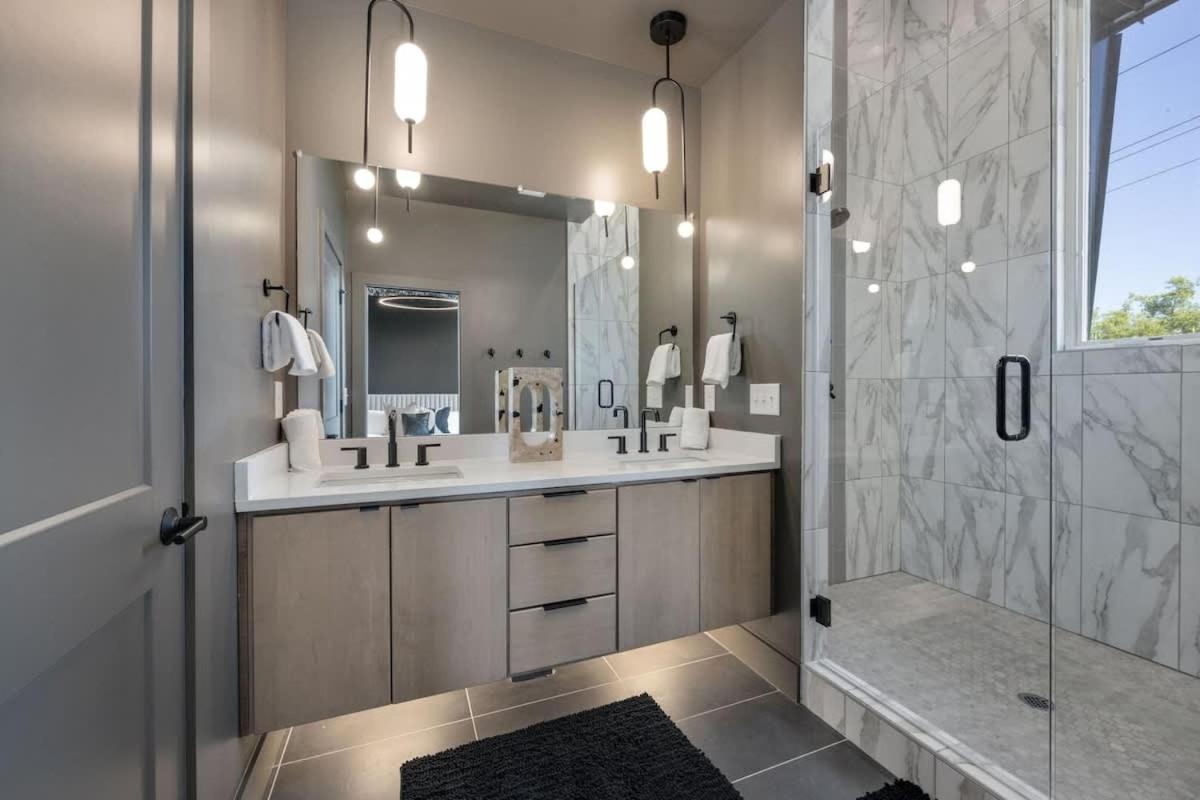 Enchant - Stunning Views - Modern Luxe *