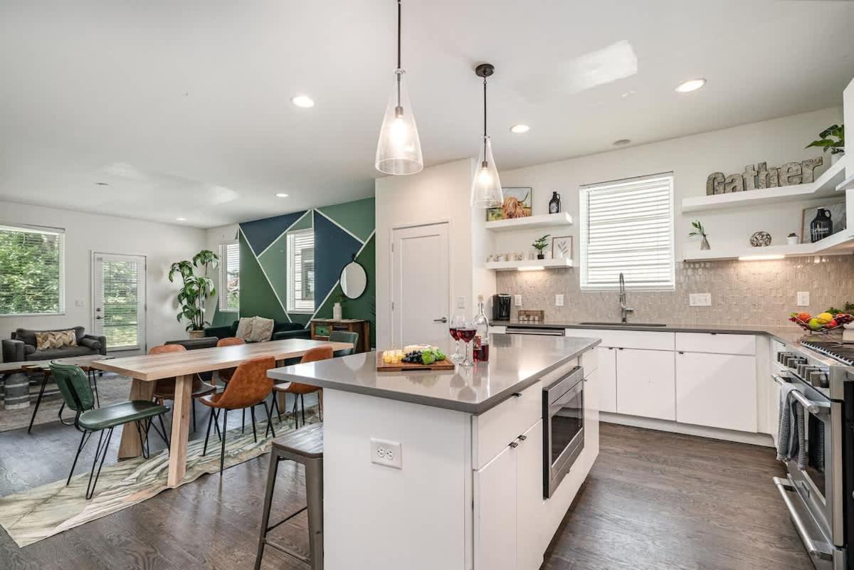Holiday home Heights-sleeps 12-in Cumberland Heights Nashville