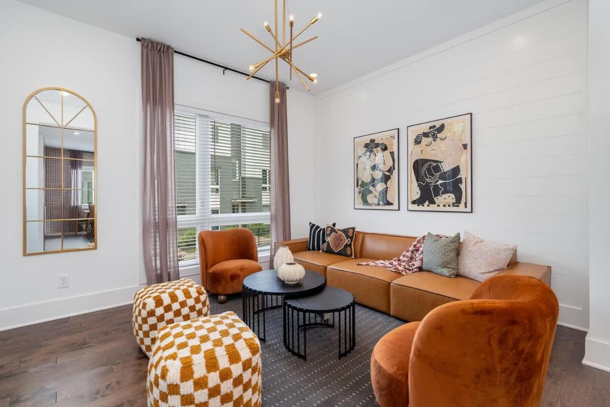 Urban Spur-3 Bedroom Townhome-6 Min Nissan Stadium Nashville