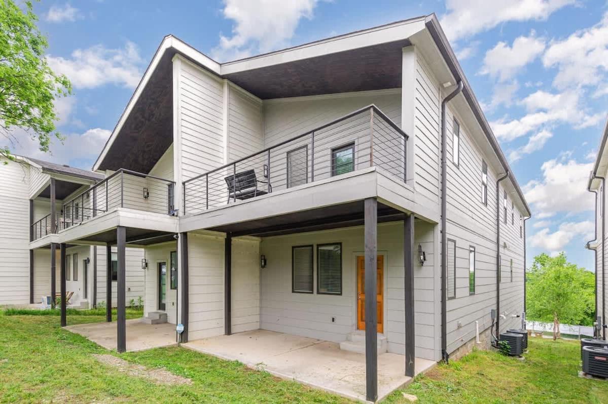 Citrine-private Patio & Balcony-near Germantown Holiday home *
