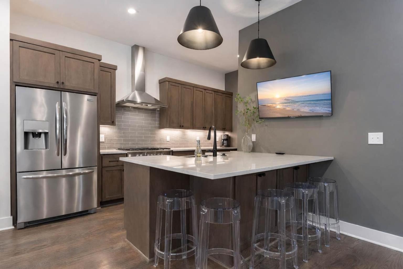 New Side By Side Homes - Sleeps 24 *