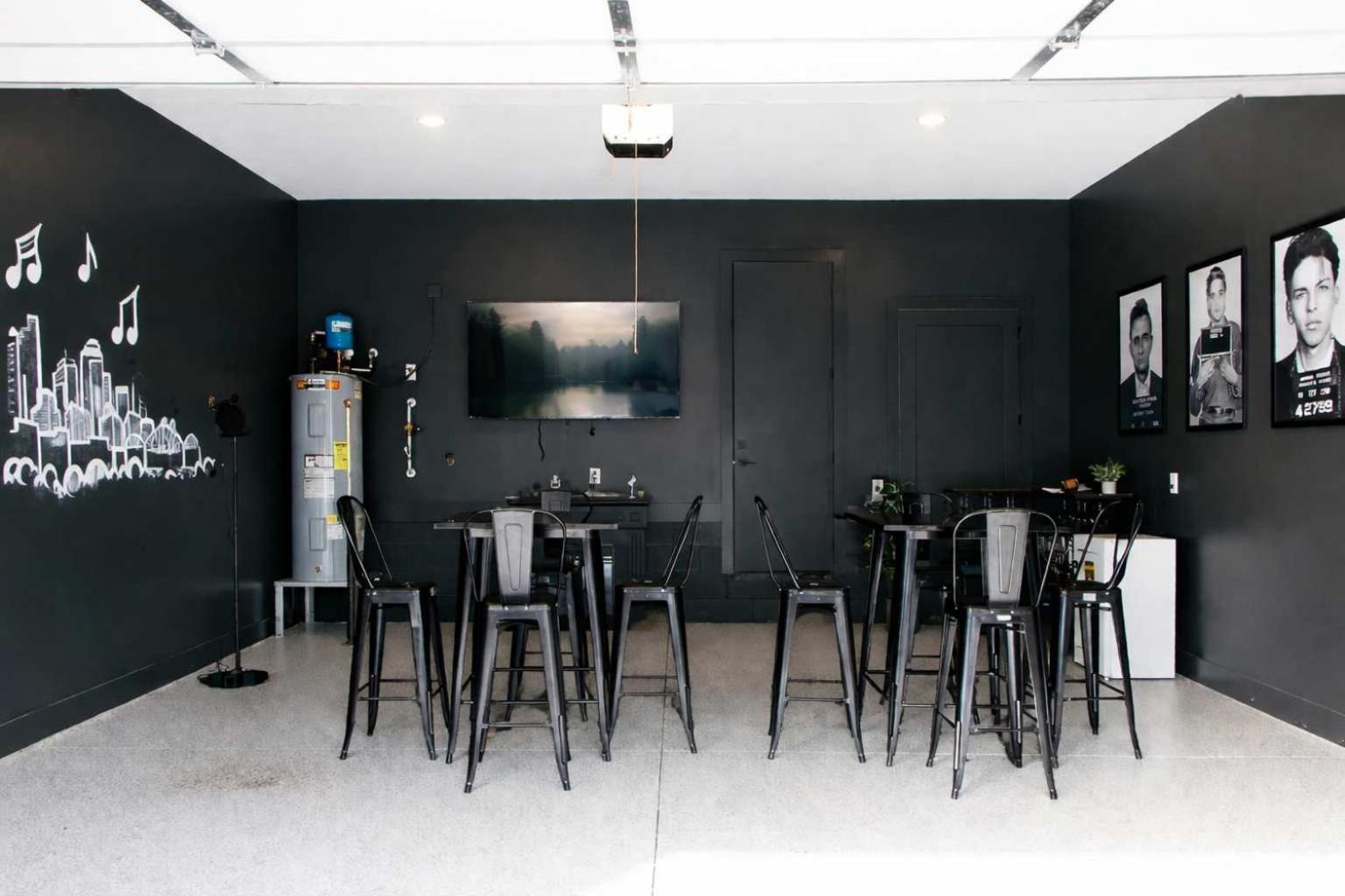 Side-by-side Homes With Hot Tubs - Sleeps Over 20 Guests Holiday home Nashville