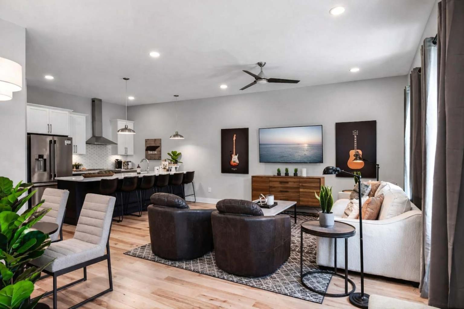 Side By Side Nash Homes - Relaxing Rooftop Patios Holiday home *