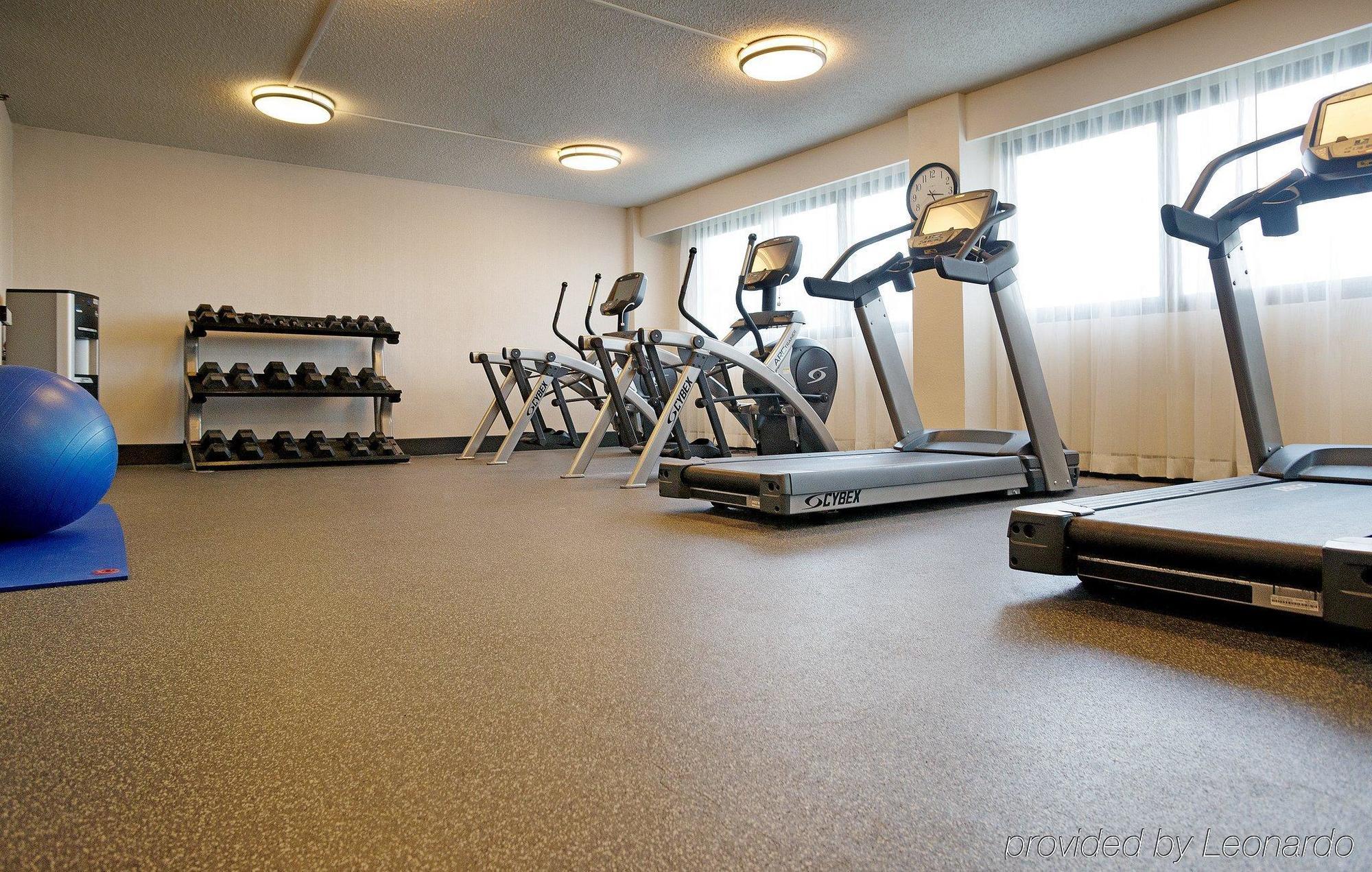 Airport Marriott Hotel 4*