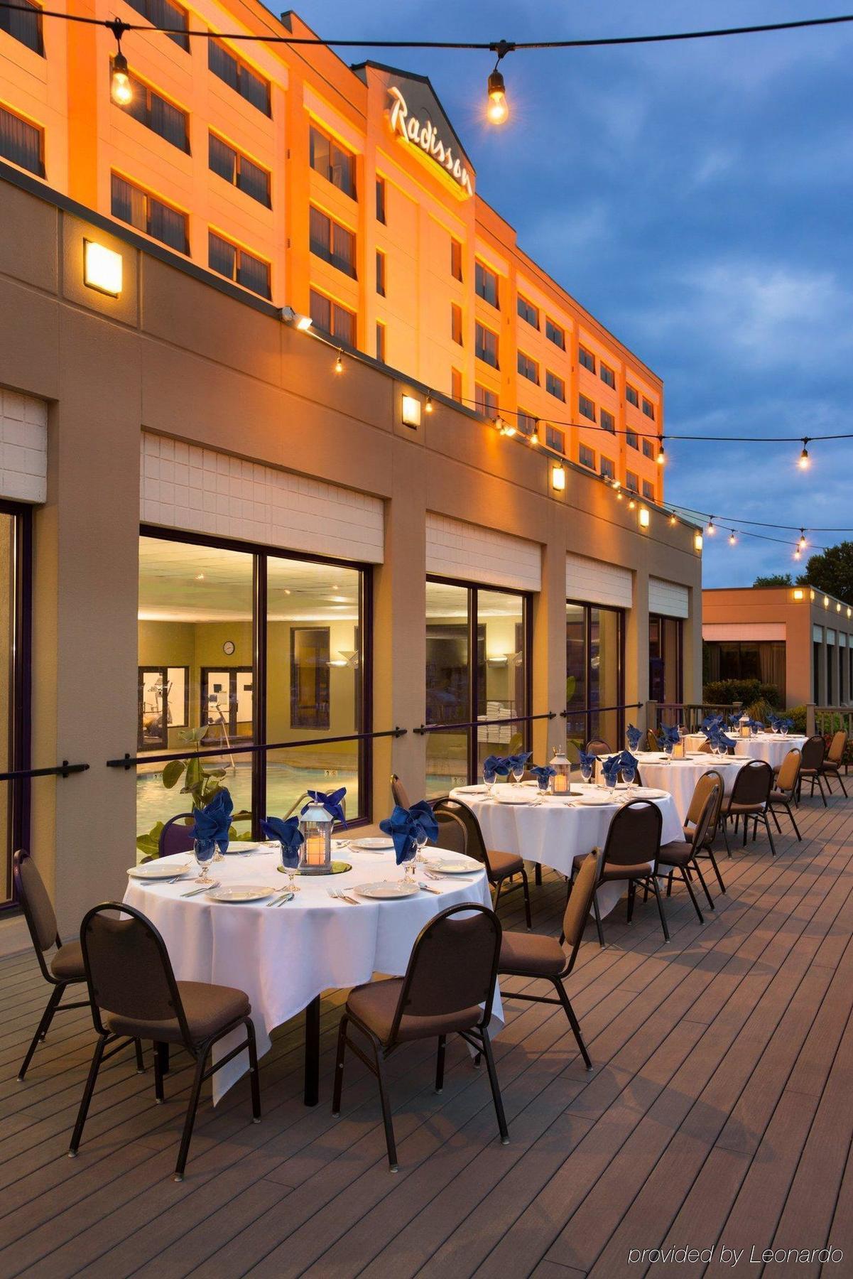 Hotel Radisson Airport 3*