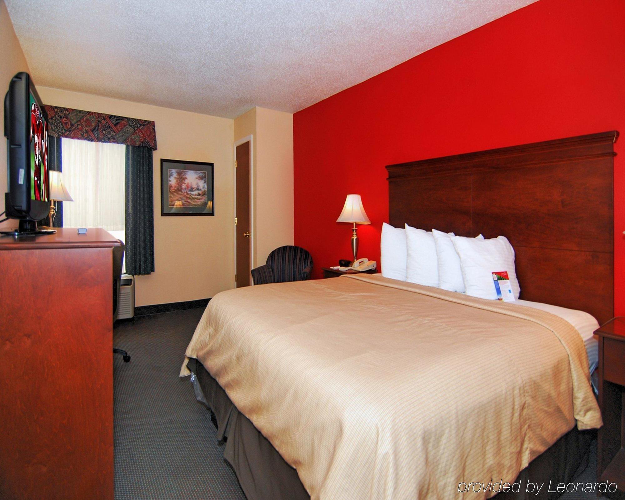 Red Roof - Music Motel