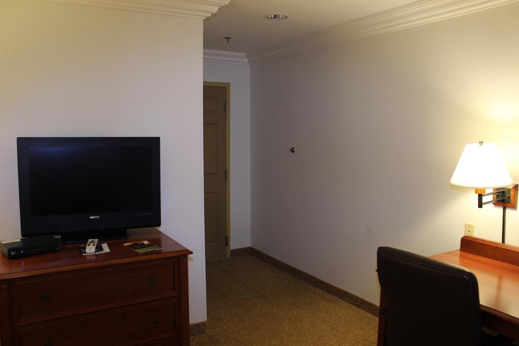 Country & By Radisson, Nashville, Tn Hotel