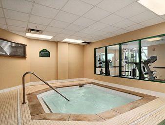 Hotel Four Points By Sheraton Airport 3*