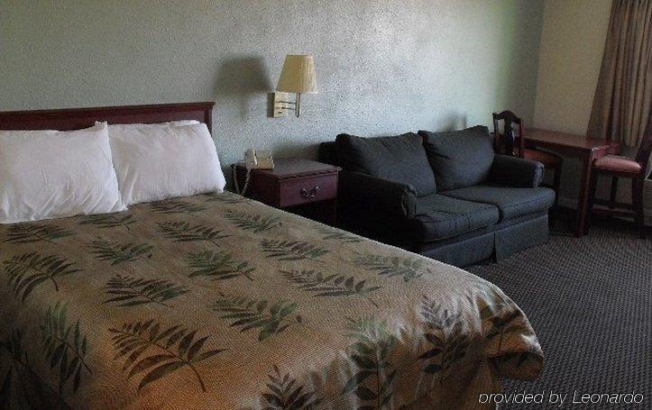 Hotel Regency And Suites