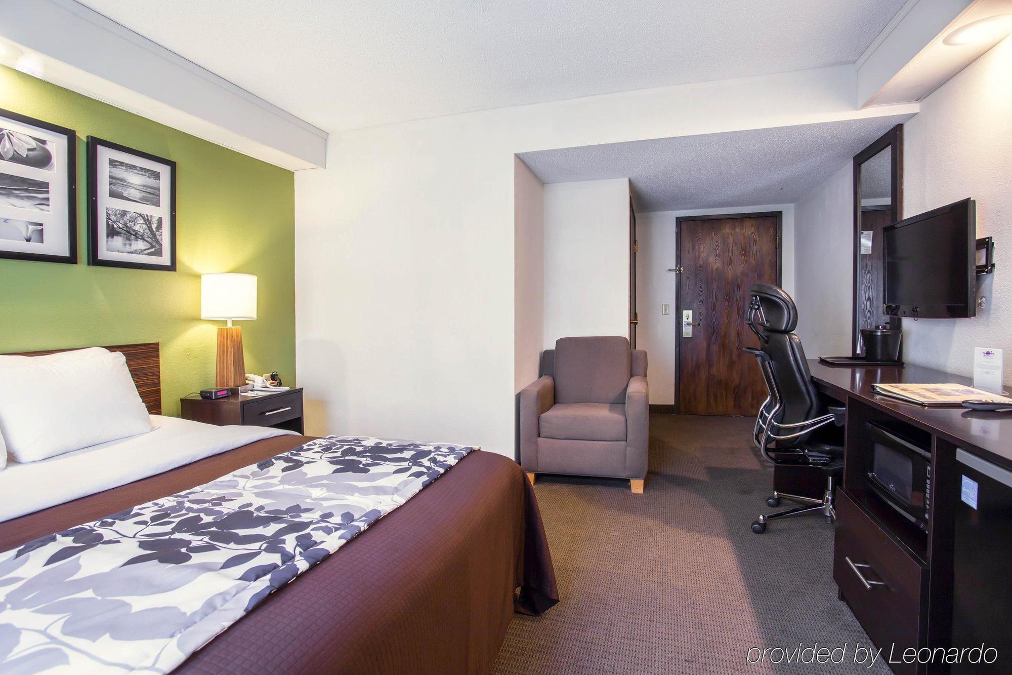 Sleep North - Downtown Area