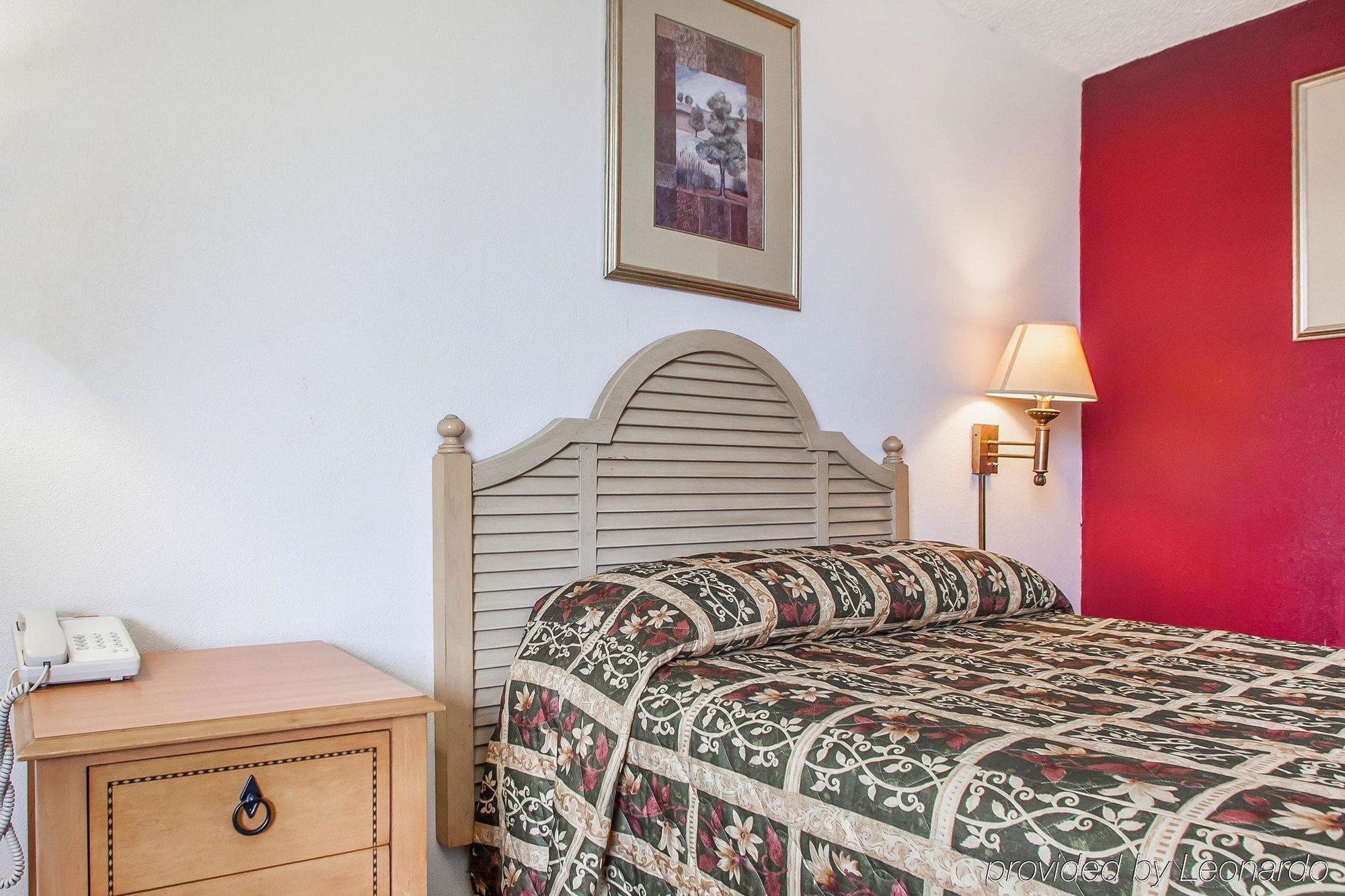 Hotel 6-nashville, Tn 2*