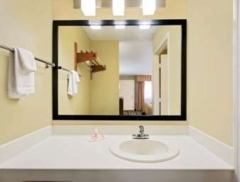 Super 8 By Wyndham Hermitage Motel 2*