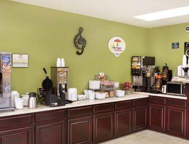 Hotel Super 8 By Wyndham West 2*