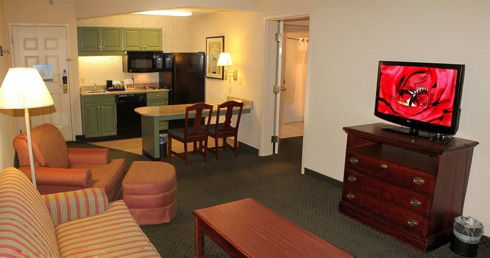 Hampton & Nashville-green Hills Hotel 3*