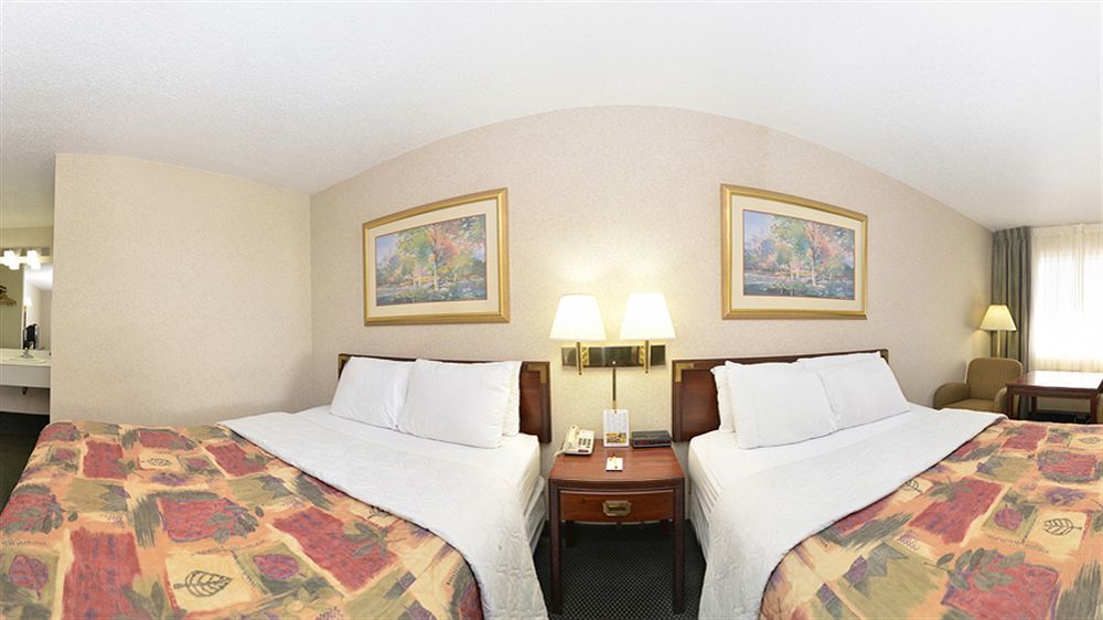 Super 8 By Wyndham Hermitage Motel 2*