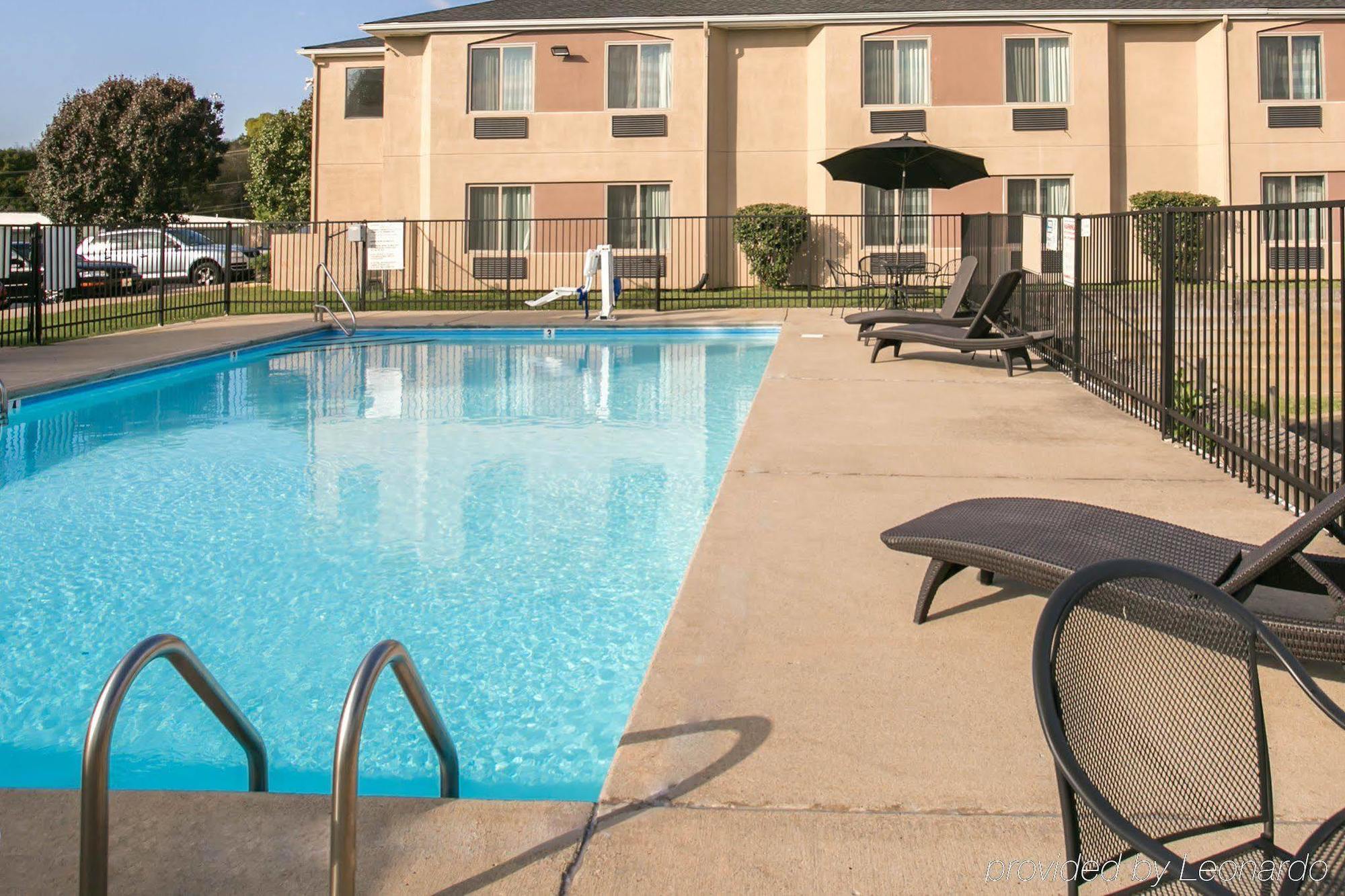 Sleep North - Downtown Area Inn