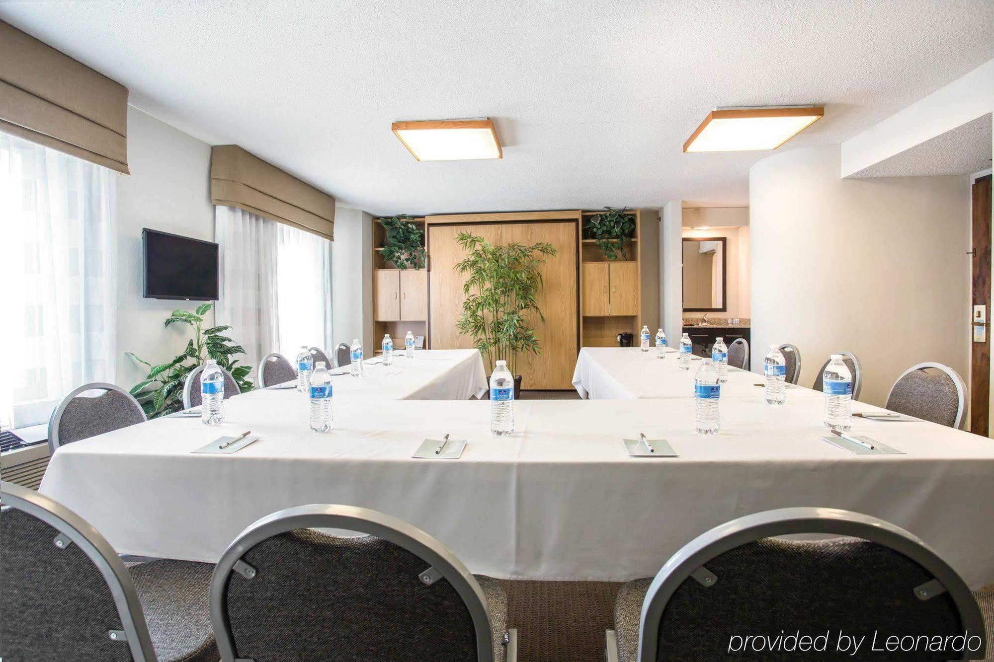 Sleep North - Downtown Area Inn