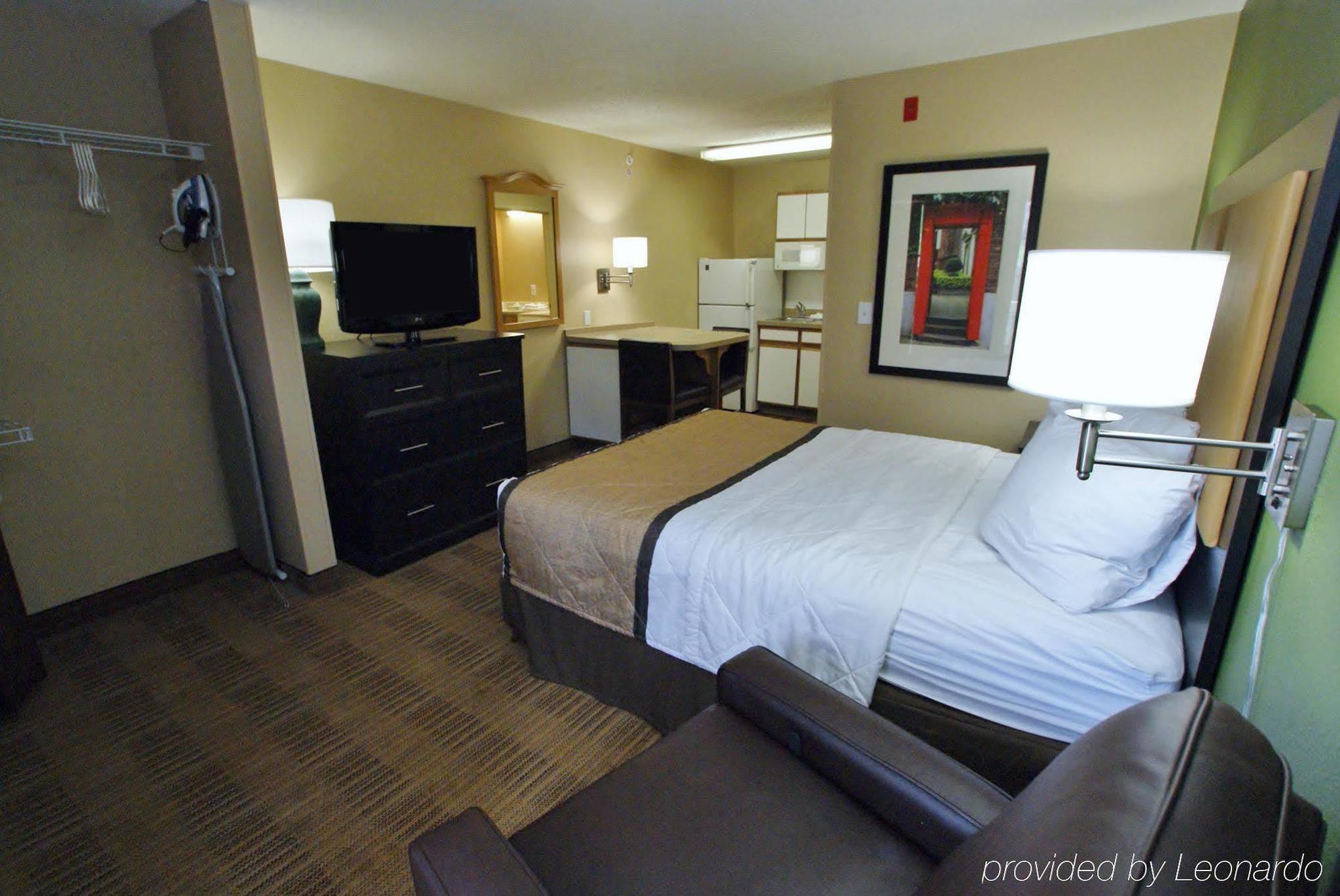 Extended America - - Airport - Music Hotel