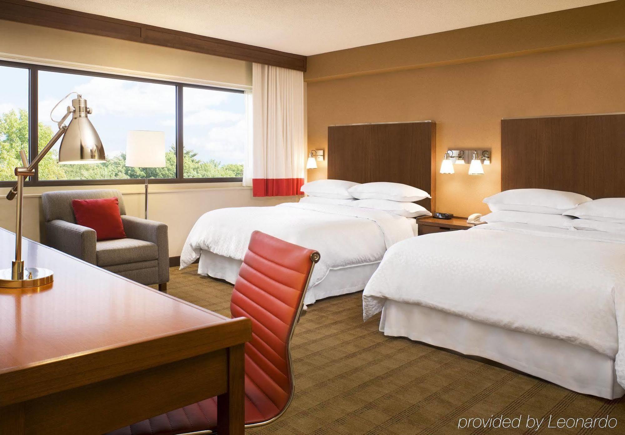 Hotel Four Points By Sheraton Airport 3*