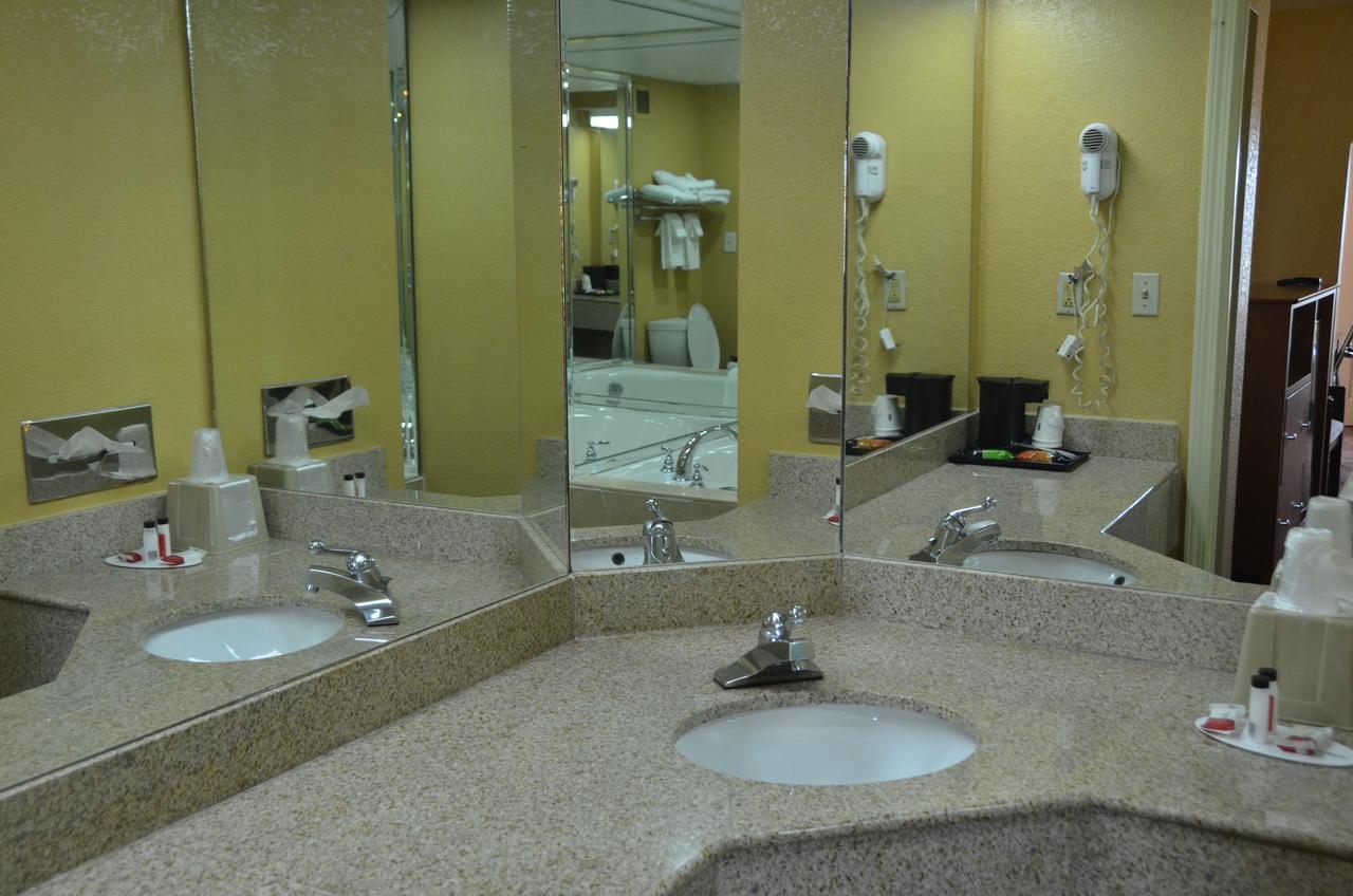 Hotel Days By Wyndham Airport East Nashville