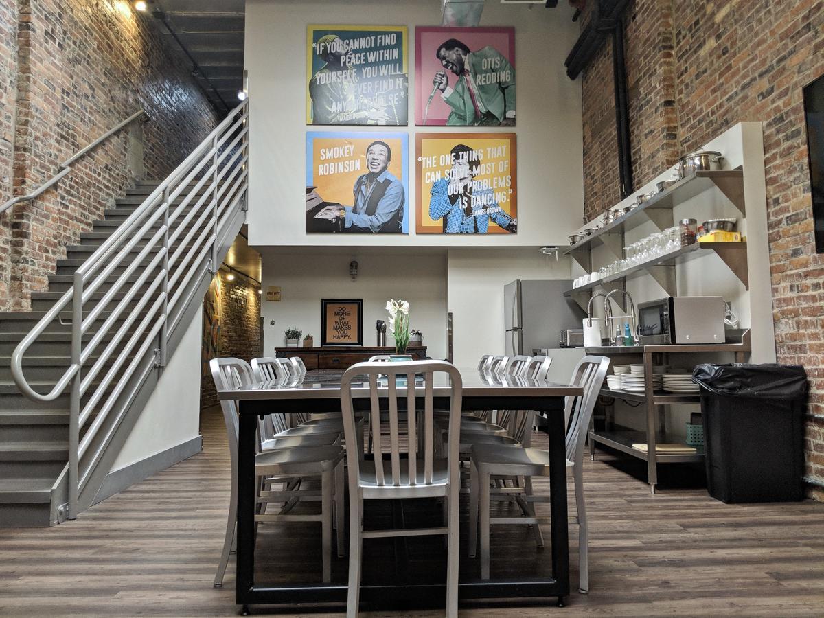 Downtown - Adults Only Hostel *