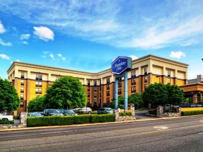 Hotel Hampton / Vanderbilt 3*