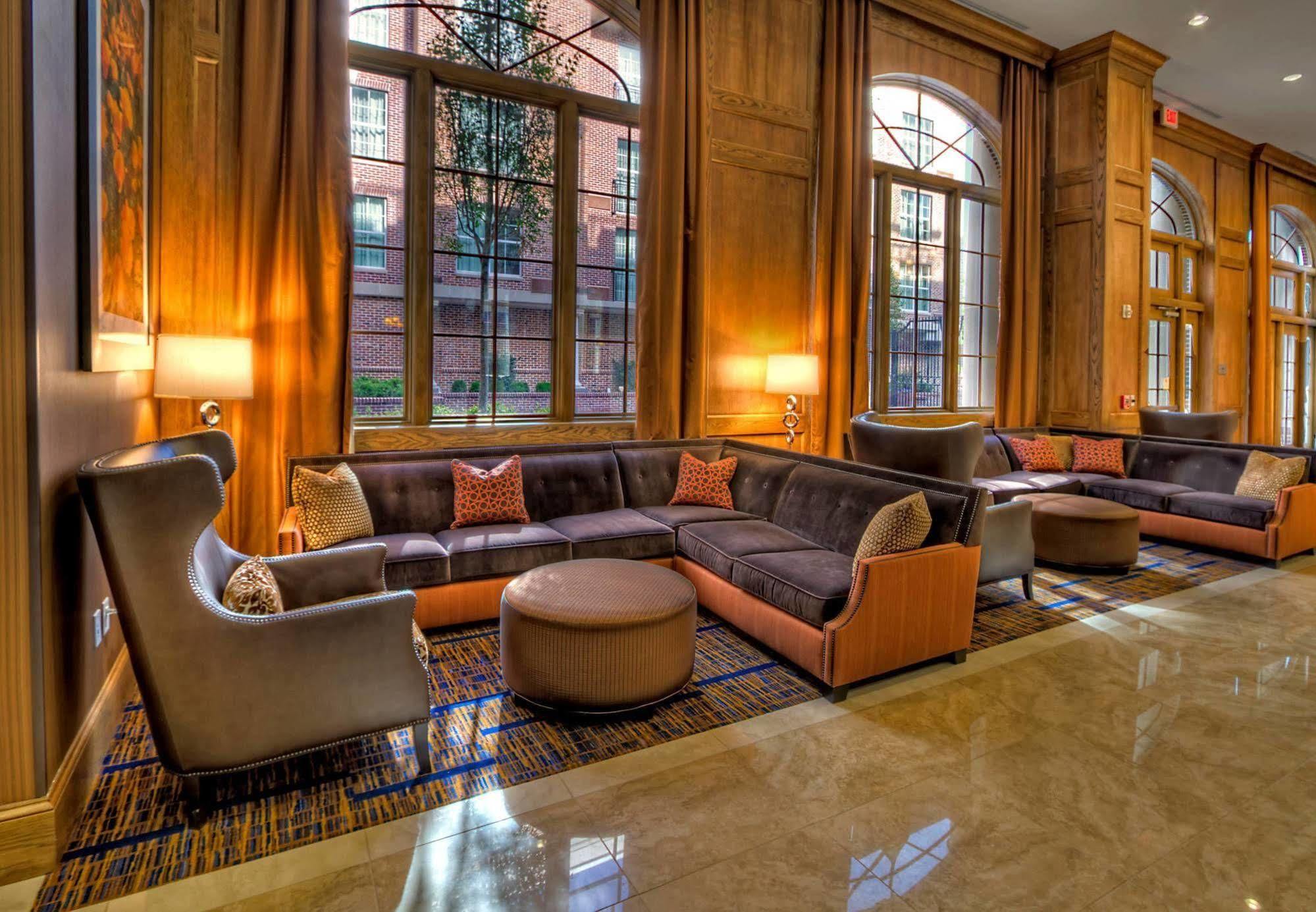 Courtyard By Marriott Hills