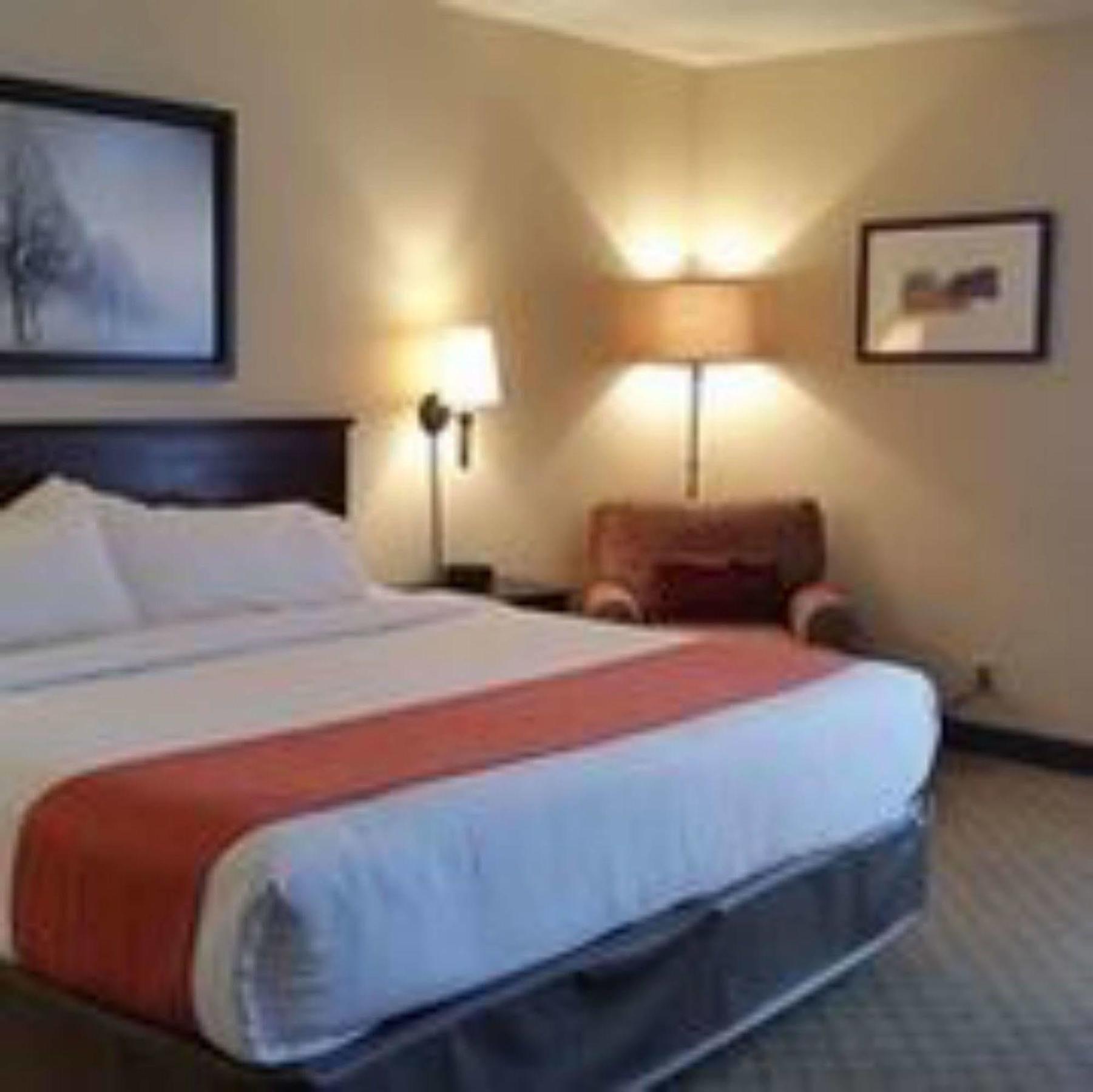 Holiday Express Nashville-downtown - Broadway By Ihg
