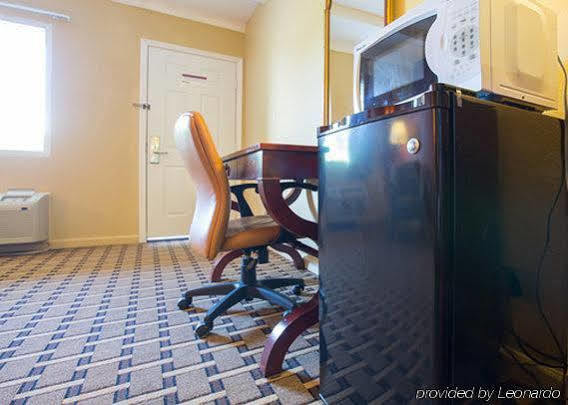 Hotel Rodeway Airport