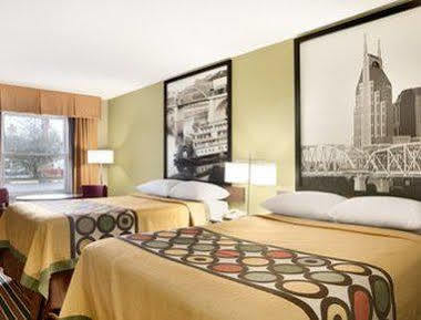 Hotel Super 8 By Wyndham West