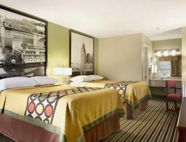 Super 8 By Wyndham West Hotel 2*