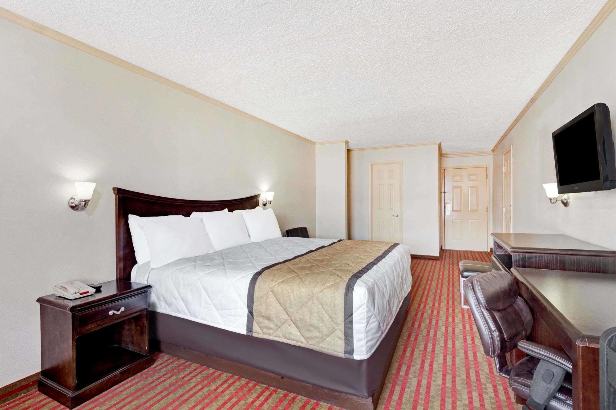 Knights - Downtown Hotel 2*