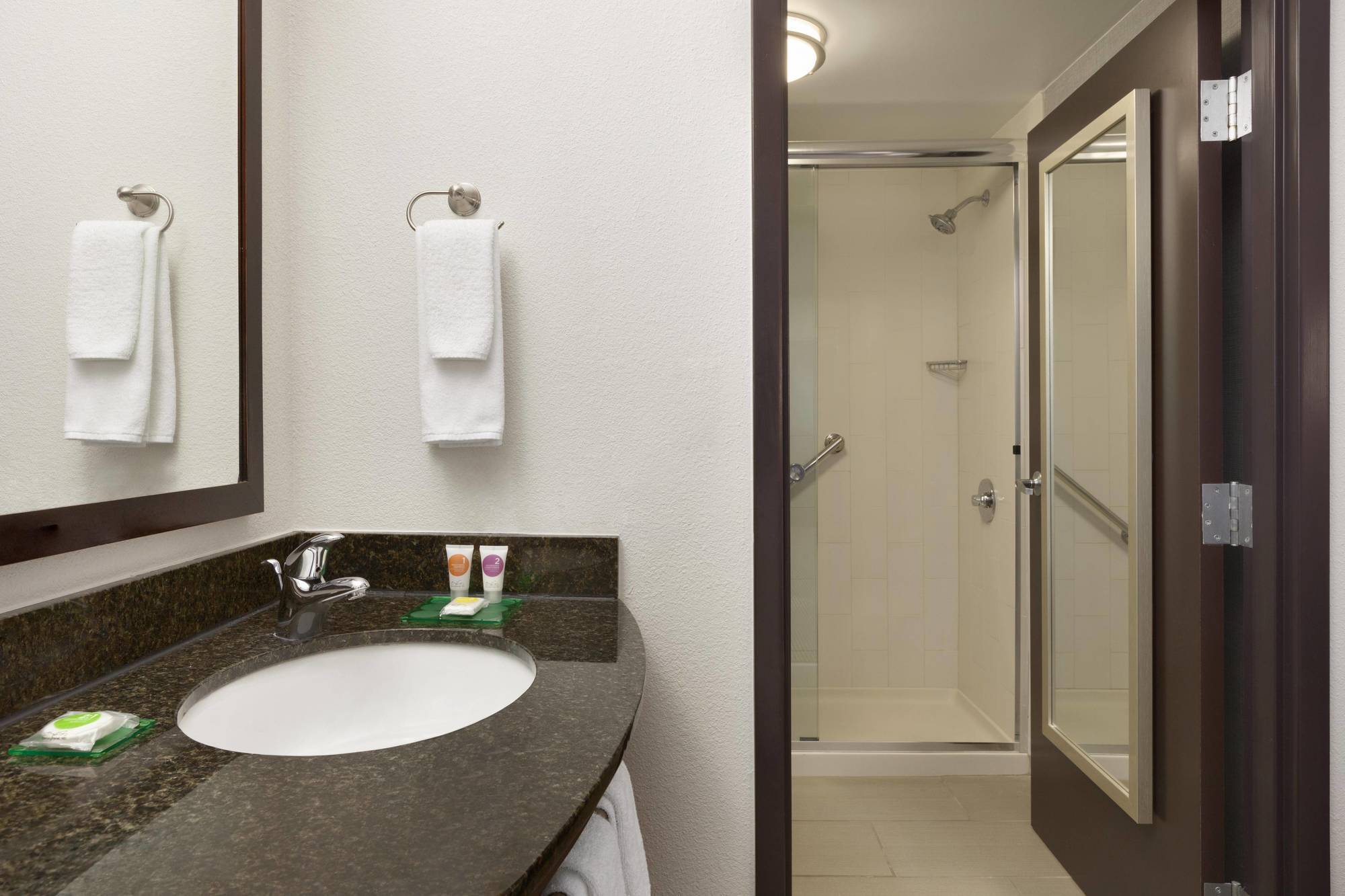 Hyatt Place Airport 3*