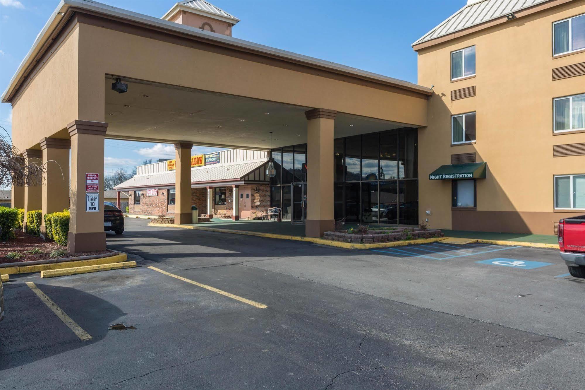 Hotel 6-nashville, Tn 2*