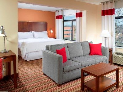 Hotel Four Points By Sheraton Airport 3*