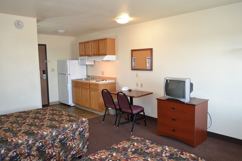 Woodspring East I-40 Hotel