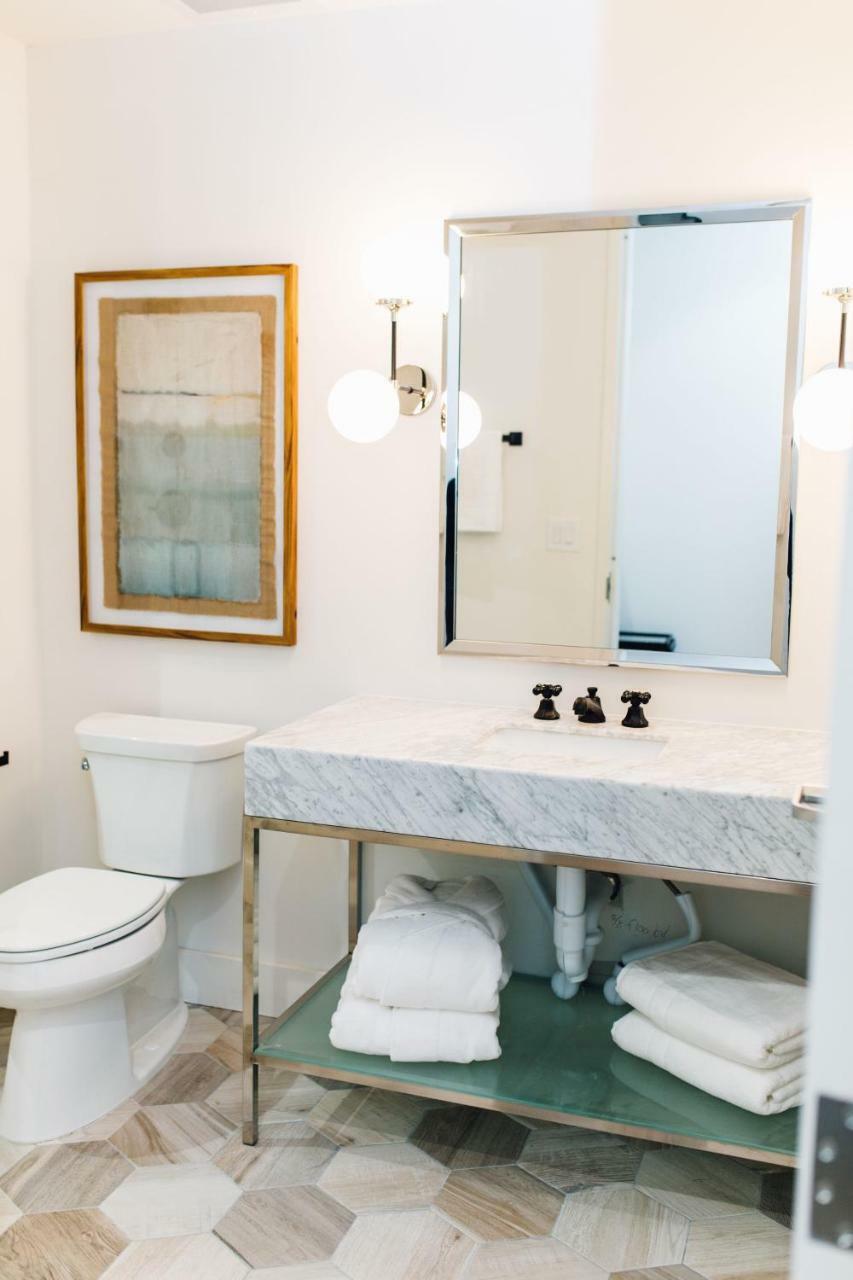 Vandyke Bed & Beverage Hotel 3*