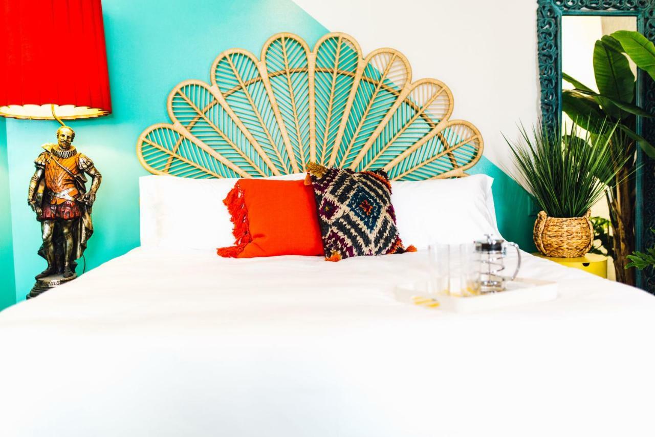 Vandyke Bed & Beverage