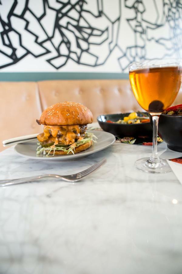 Vandyke Bed & Beverage Nashville