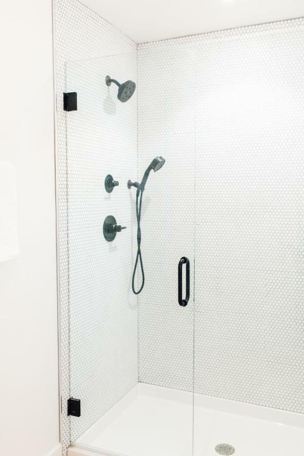 Vandyke Bed & Beverage Nashville