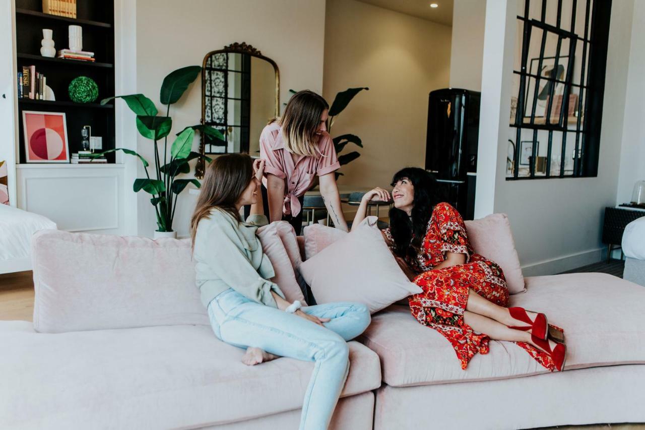 Vandyke Bed & Beverage