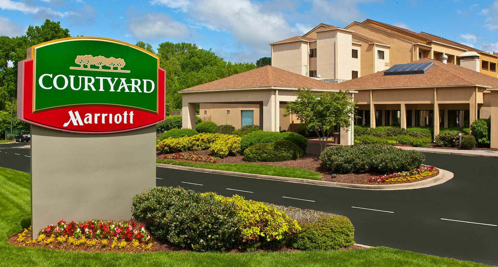 Courtyard By Marriott Airport Hotel 3*