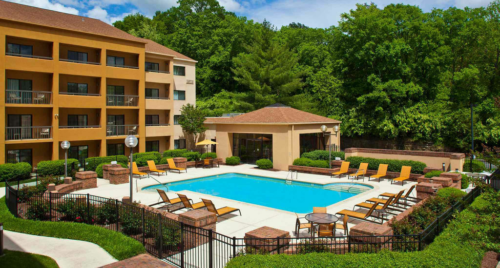 Courtyard By Marriott Airport Hotel Nashville
